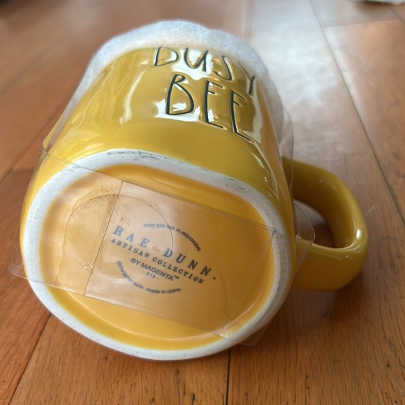 Rae Dunn Busy Bee Mug with Topper - Picture 3 of 3